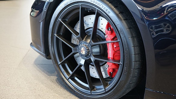Porsche 911 5 of 9