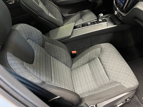 Volvo XC60 9 of 19