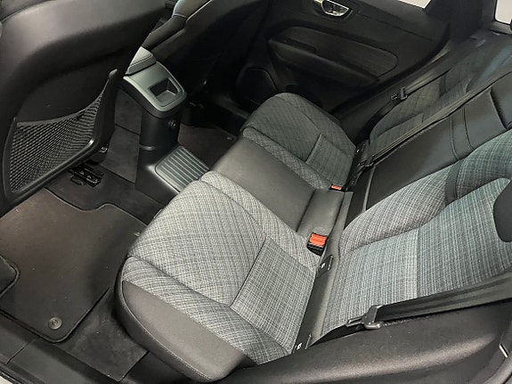 Volvo XC60 5 of 19