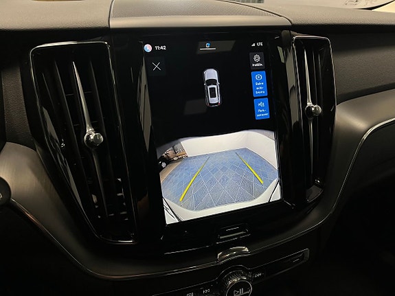 Volvo XC60 16 of 19