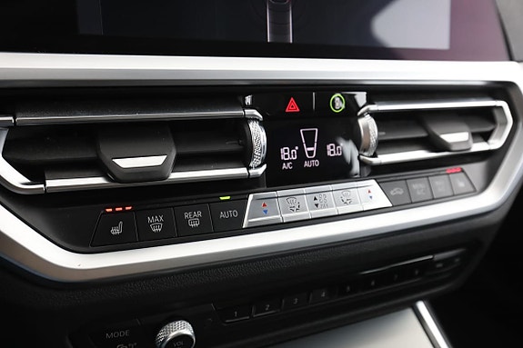 BMW 330e 25 of 30