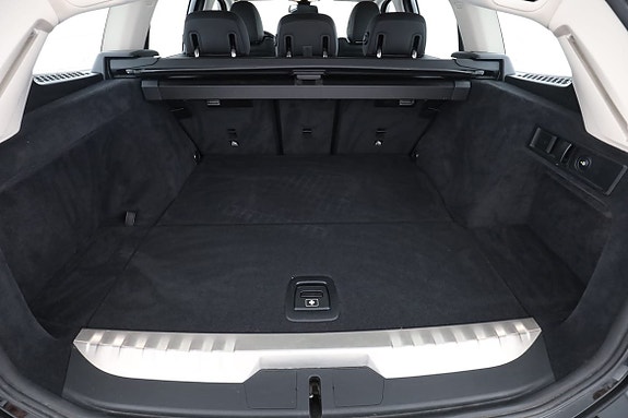 BMW 330e 18 of 30