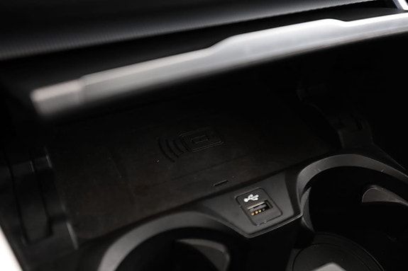 BMW 330e 27 of 30
