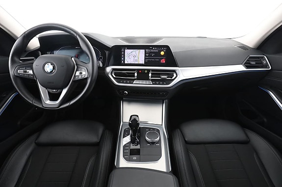 BMW 330e 13 of 30