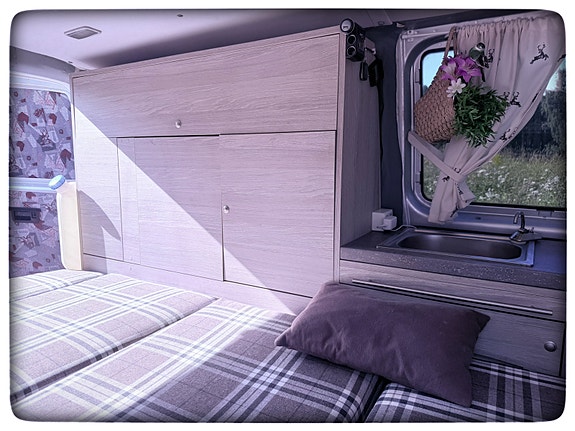 Volkswagen camper 13 of 30