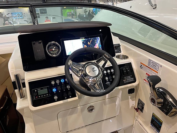 Sea Ray 265 Sundancer | Köp nu hämta till våren 3 of 12