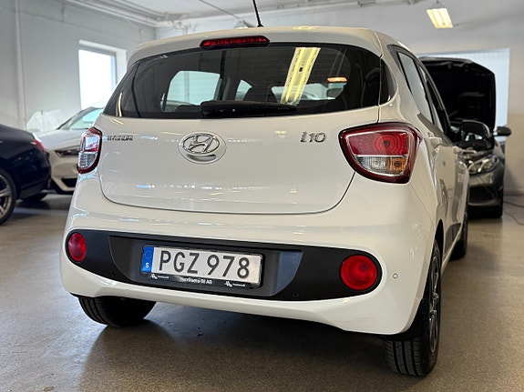Hyundai i10 9 of 13