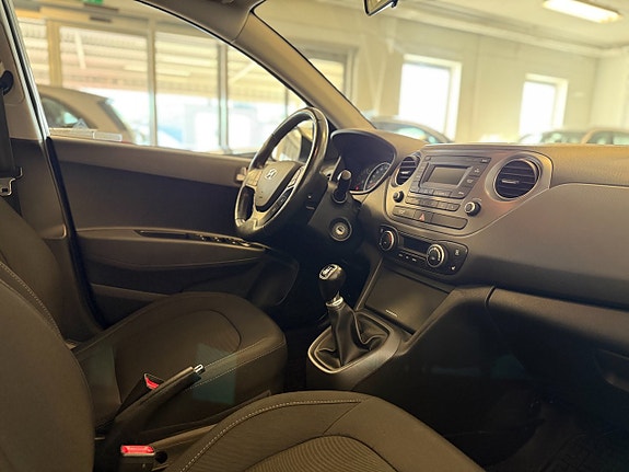 Hyundai i10 11 of 13