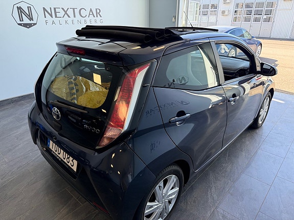 Toyota Aygo 3 of 7