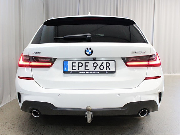 BMW 320d 4 of 30