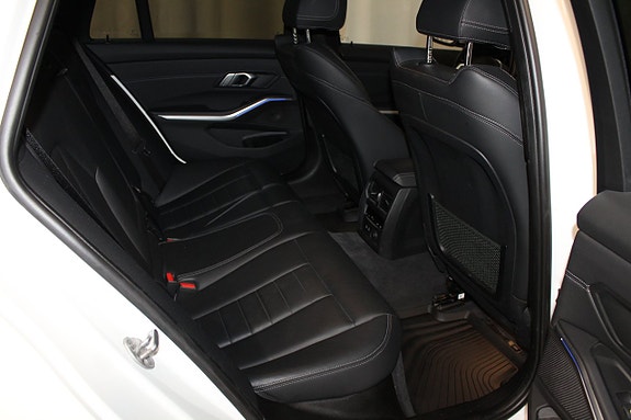 BMW 320d 23 of 30