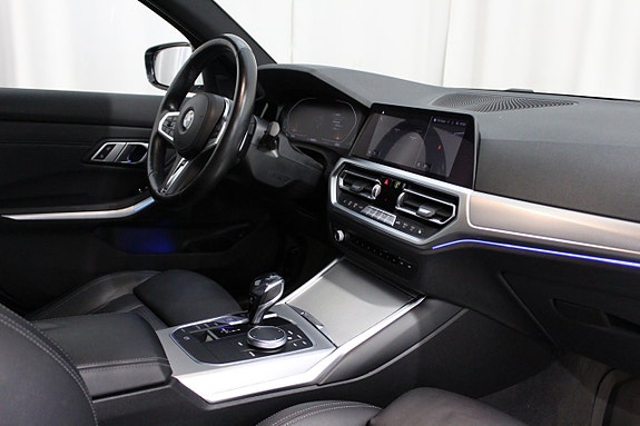 BMW 320d 22 of 30