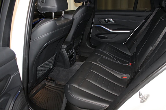 BMW 320d 25 of 30