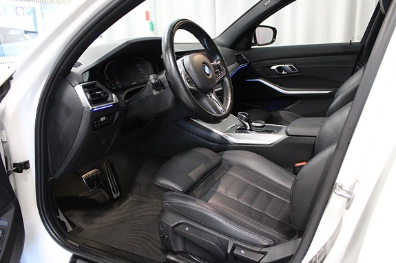 BMW 320d 21 of 30