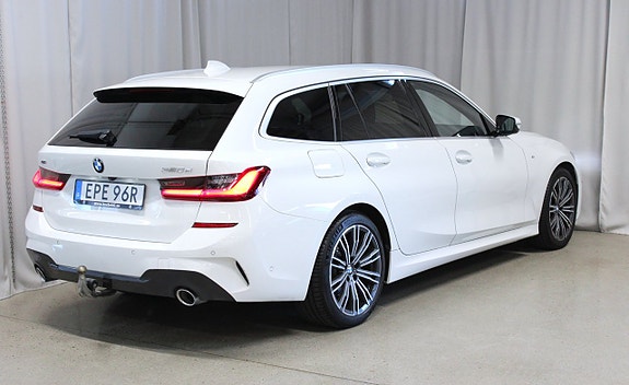 BMW 320d 2 of 30