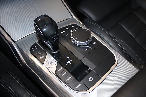 BMW 320d 27 of 30