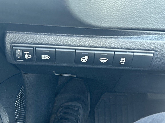 Toyota Corolla 15 of 21