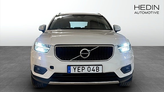 Volvo XC40 8 of 12