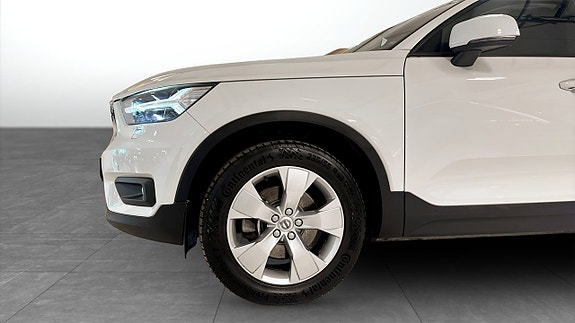 Volvo XC40 9 of 12