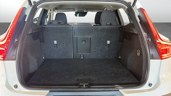 Volvo XC40 10 of 12