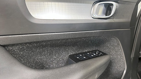 Volvo XC40 11 of 12