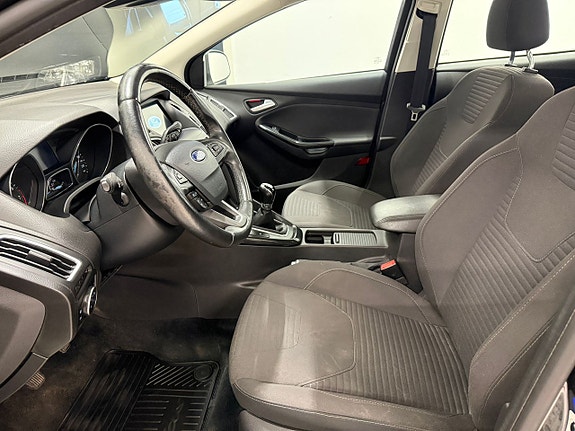 Ford Focus 9 of 15