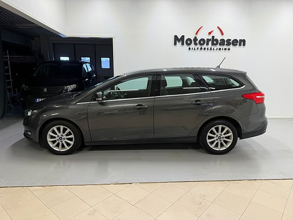 Ford Focus 2 of 15