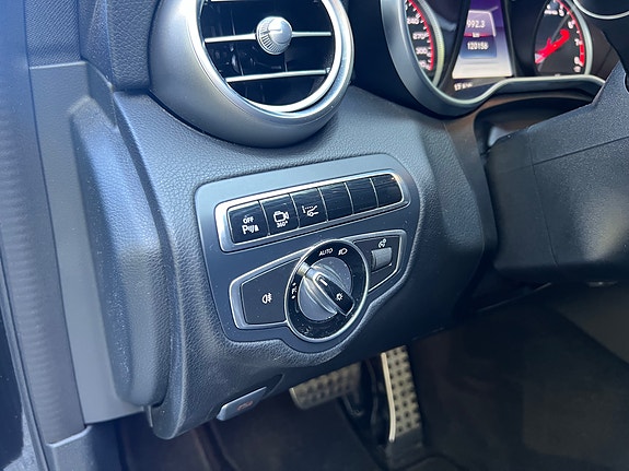 Mercedes-Benz C63 11 of 19