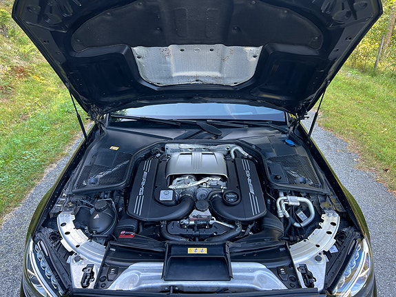 Mercedes-Benz C63 19 of 19