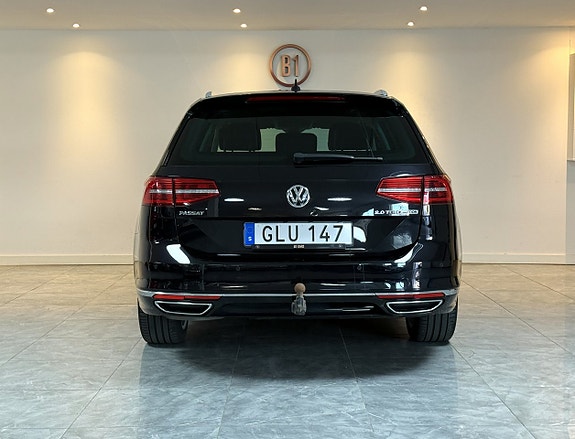 Volkswagen Passat 7 of 22