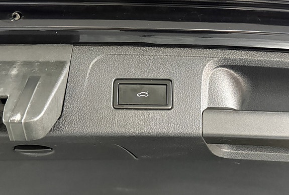 Volkswagen Passat 9 of 22