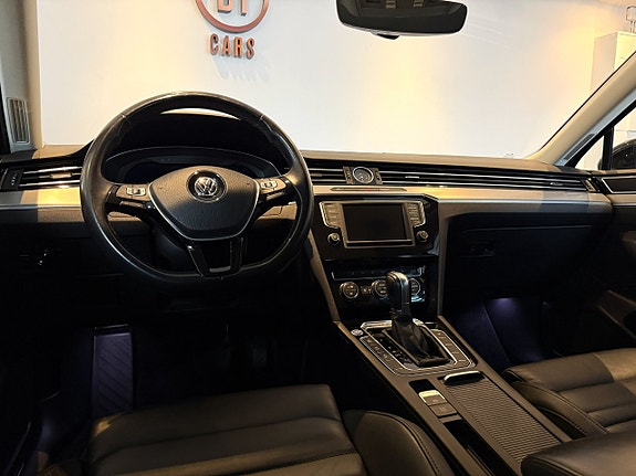 Volkswagen Passat 12 of 22