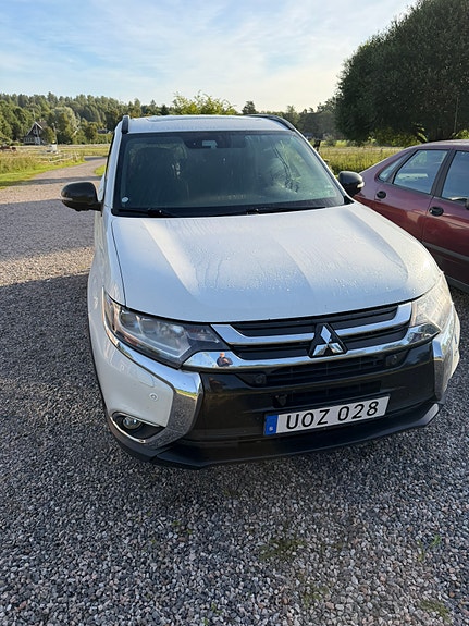 Mitsubishi Outlander 3 of 5