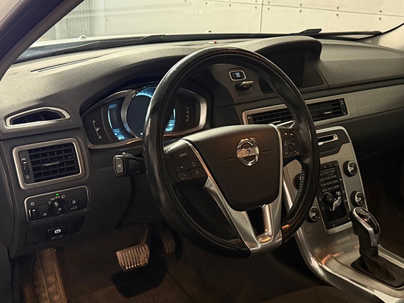 Volvo XC70 6 of 12
