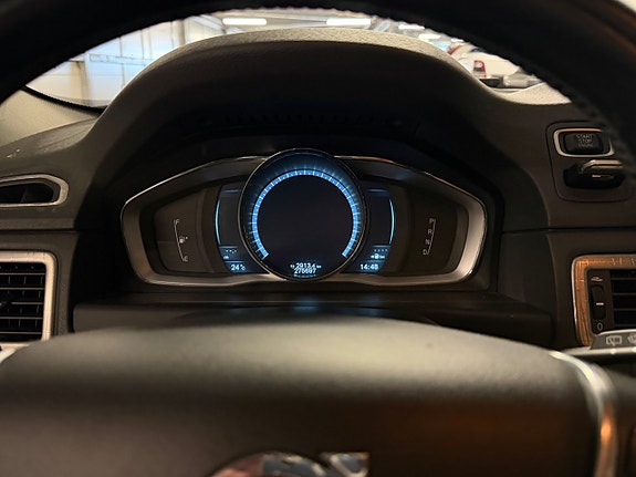 Volvo XC70 12 of 12