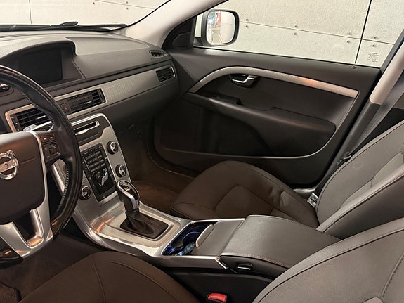 Volvo XC70 7 of 12