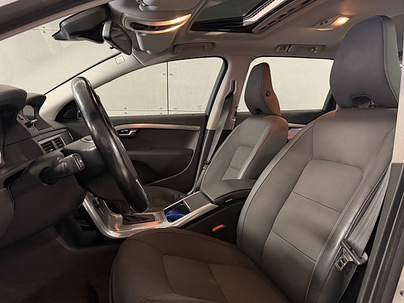Volvo XC70 8 of 12