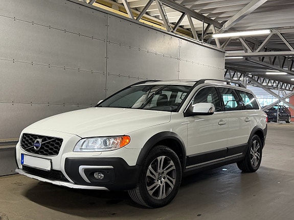 Volvo XC70 2 of 12