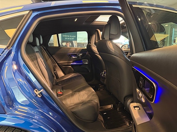 Mercedes-Benz GLC300 de 29 of 30