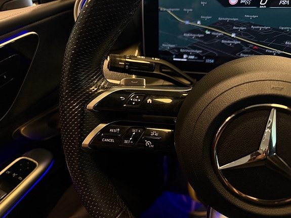 Mercedes-Benz GLC300 de 23 of 30