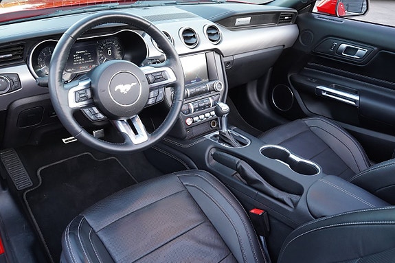 Ford Mustang 14 of 27