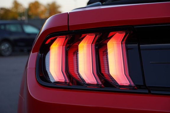Ford Mustang 4 of 27
