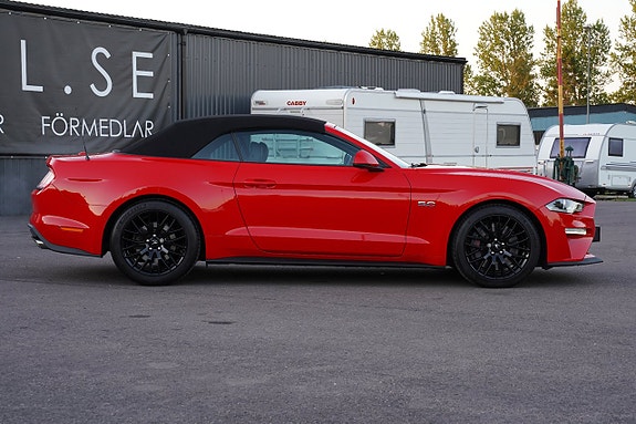 Ford Mustang 24 of 27