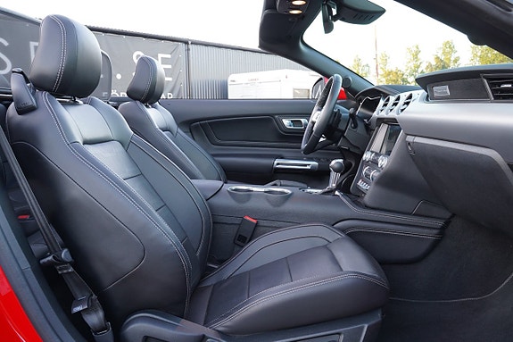 Ford Mustang 19 of 27
