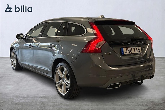 Volvo V60 2 of 27