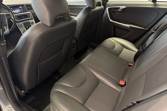 Volvo V60 13 of 27