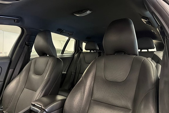 Volvo V60 22 of 27