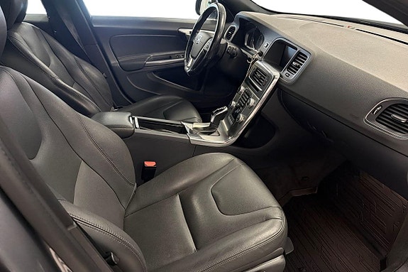 Volvo V60 7 of 27