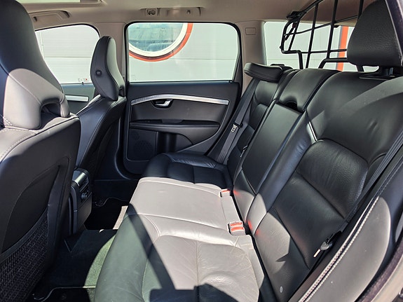 Volvo XC70 10 of 11