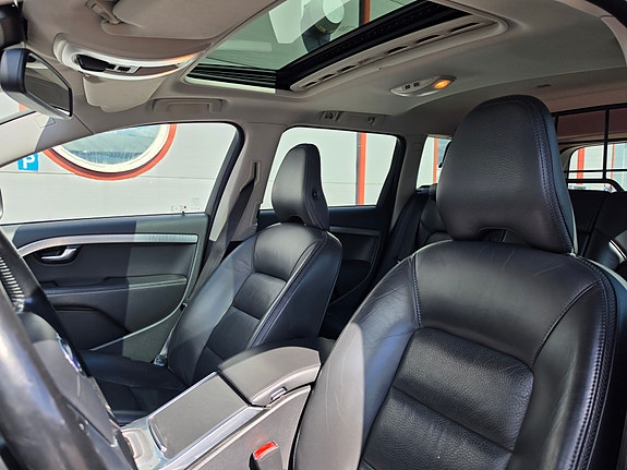 Volvo XC70 8 of 11